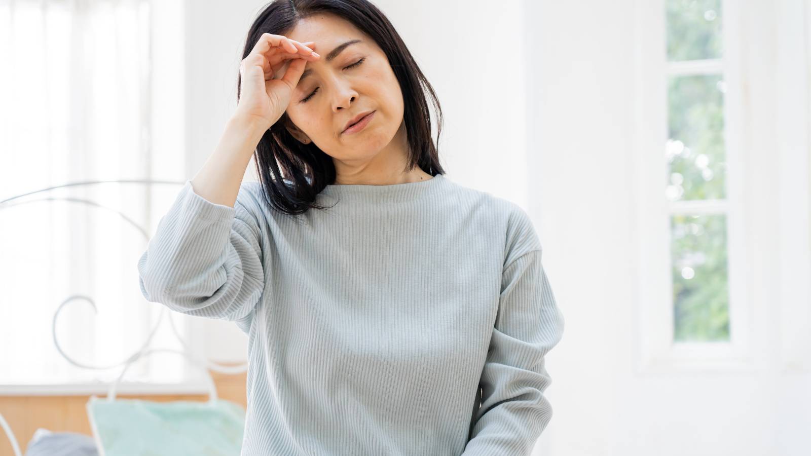 出かけたくない・動くのが億劫…原因は【股関節の違和感】かも！股関節の違和感を緩和する前ももほぐし