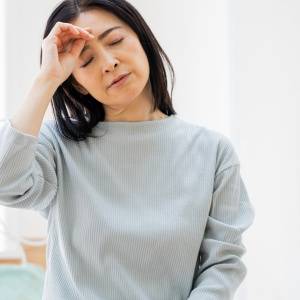 出かけたくない・動くのが億劫…原因は【股関節の違和感】かも！股関節の違和感を緩和する前ももほぐし