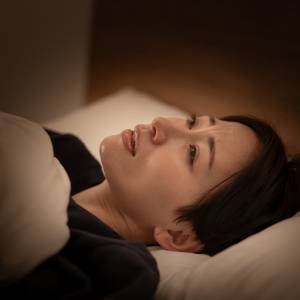 更年期で「眠れない」と悩む人たちには共通点があった！今日からできる更年期不眠対策&チェックリスト