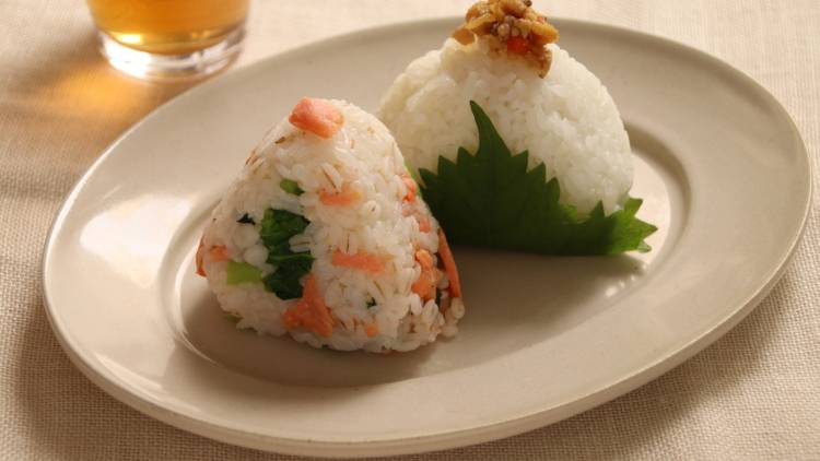 老化スピードがどんどん遅くなる？！4,50代におすすめのおにぎりの具材とは？【管理栄養士が解説】