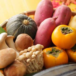 季節の変わり目で気分が沈む人が年々増加?精神科医がすすめる「秋ブルー」を緩和する食べ物