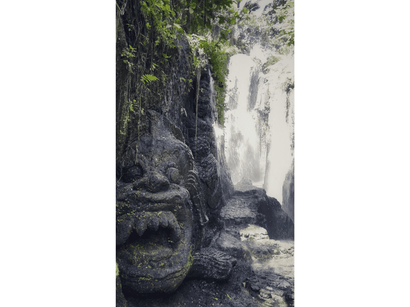 Photo by Yuri Ishikami