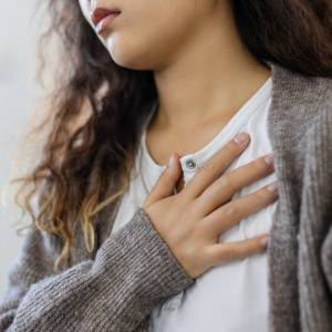 気をつけたい〈心房細動〉サイン。一時的な動悸の乱れと何が違うの？医師が詳しく解説