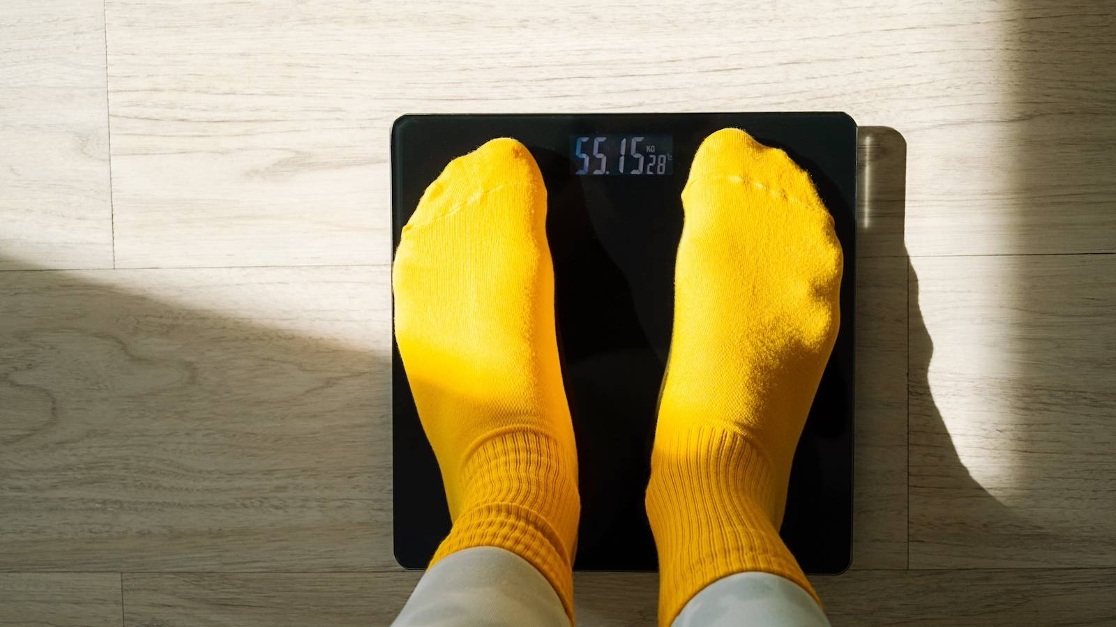 更年期に太りやすくなった人への処方箋 ｜「水を飲んでも太る」その理由と抜け出す方法