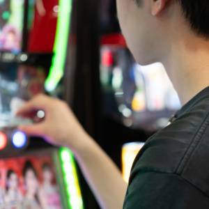 「子どもをギャンブル依存症から守るには？」回復者が語る予防法と「誰でもなる」という現実