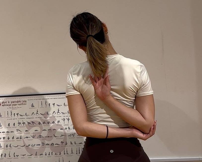 肩甲骨ストレッチ