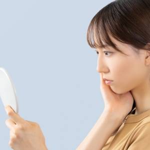 秋くすみに注意【顔色がパッと明るくなる】たった1分のリンパストレッチ