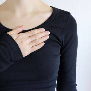 眠りが浅い人は胸が硬い？！ふわっと胸がほぐれて呼吸が深くなる「くるくるほぐし」