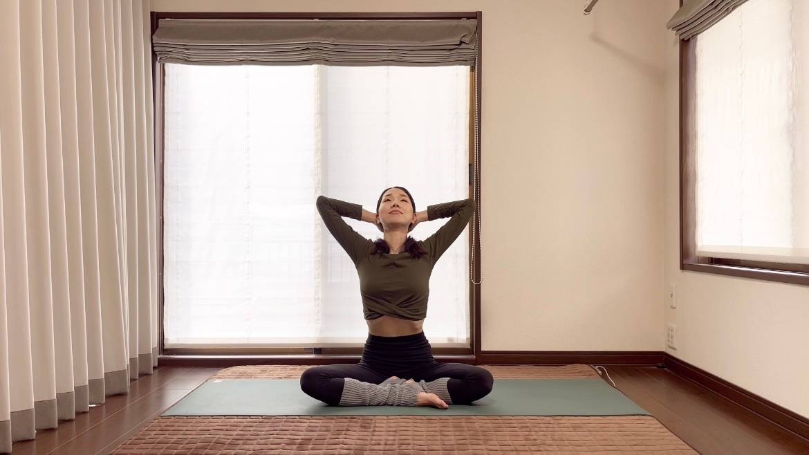 背中ストレッチ