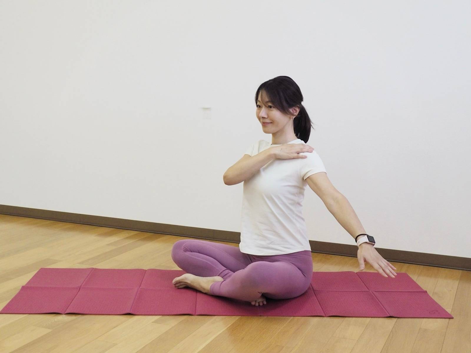 肩こり筋のストレッチ①