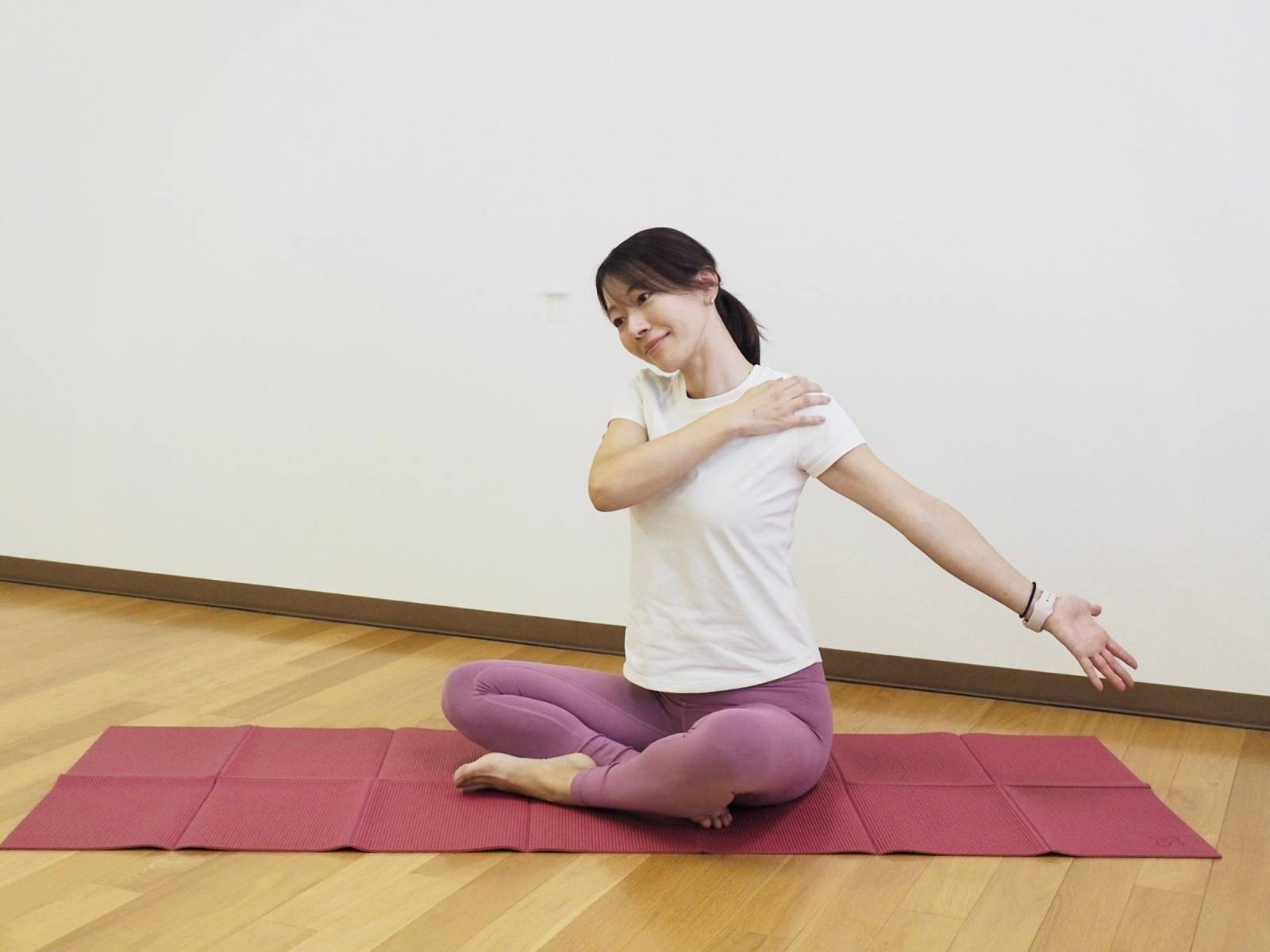 肩こり筋のストレッチ②