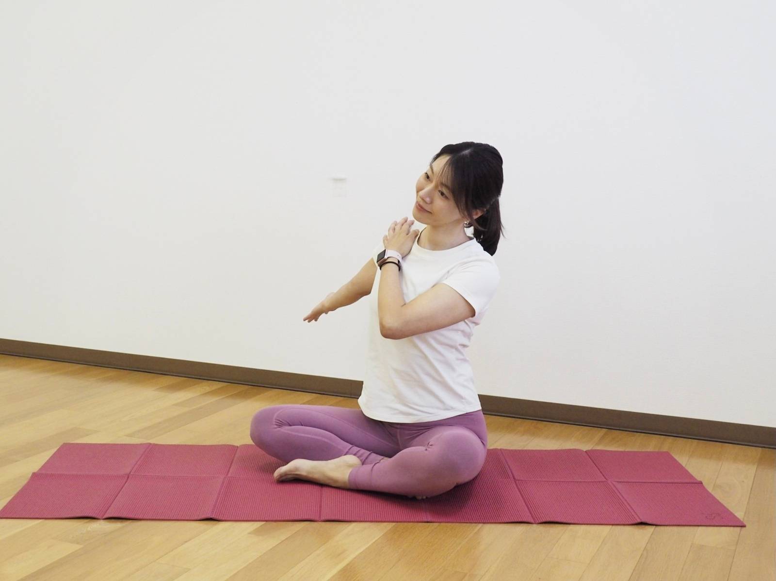 肩こり筋のストレッチ③