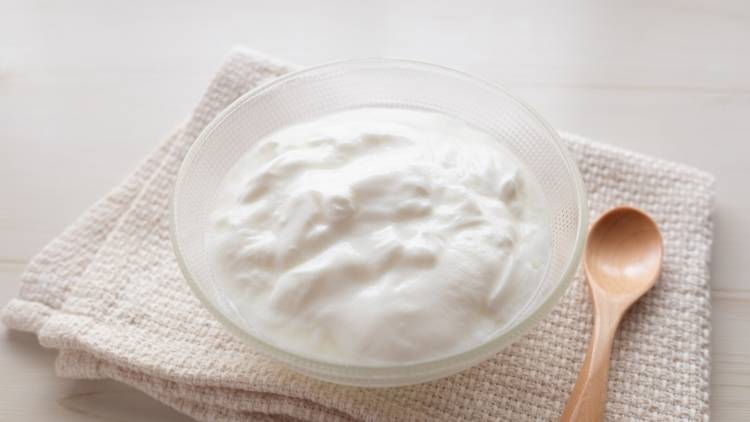 腸がよろこぶ夜の発酵デザート、ヨーグルトに足すだけの意外な食材とは?管理栄養士が解説