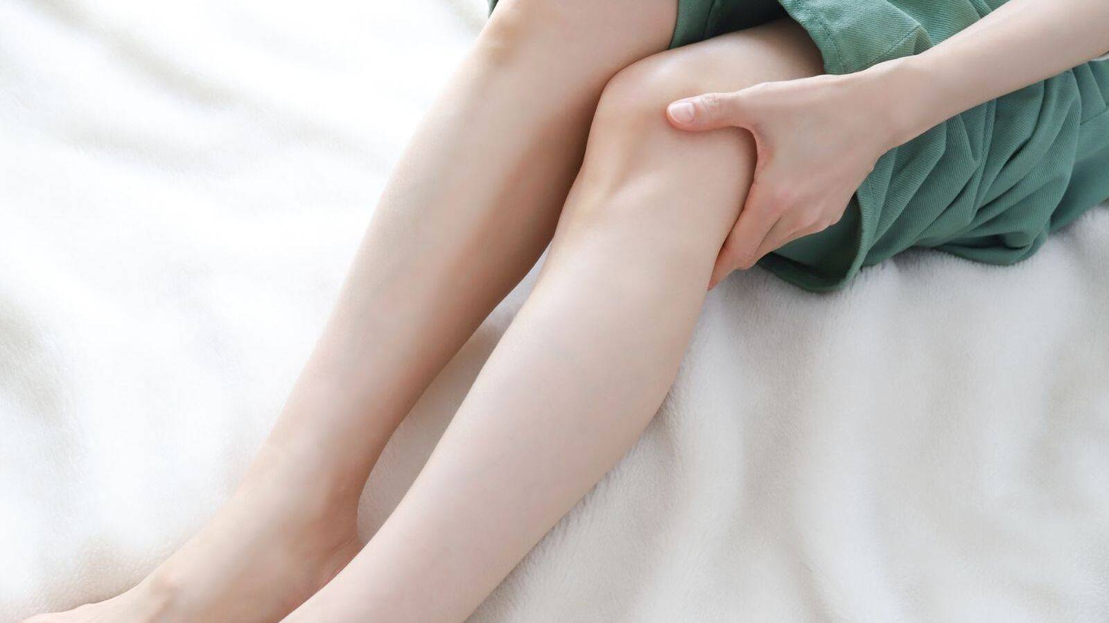 季節の変わり目は「むくみ解消万能ツボ」で速攻解決！体の除湿器と言われる膝下のツボを押してみよう