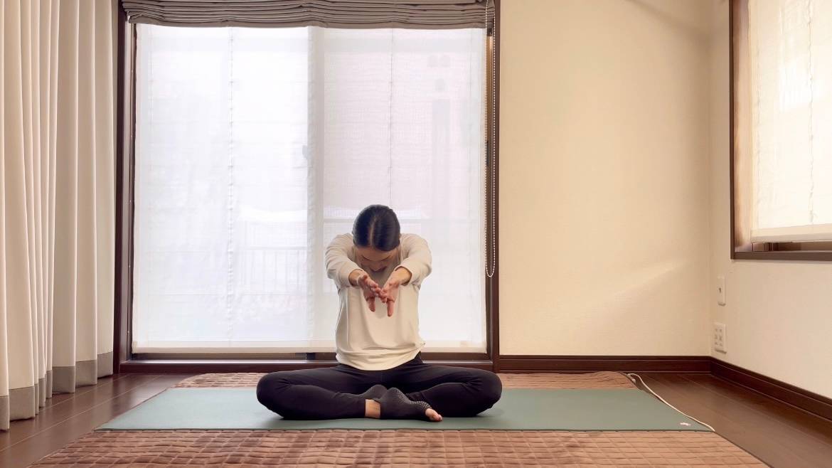 肩甲骨ストレッチ