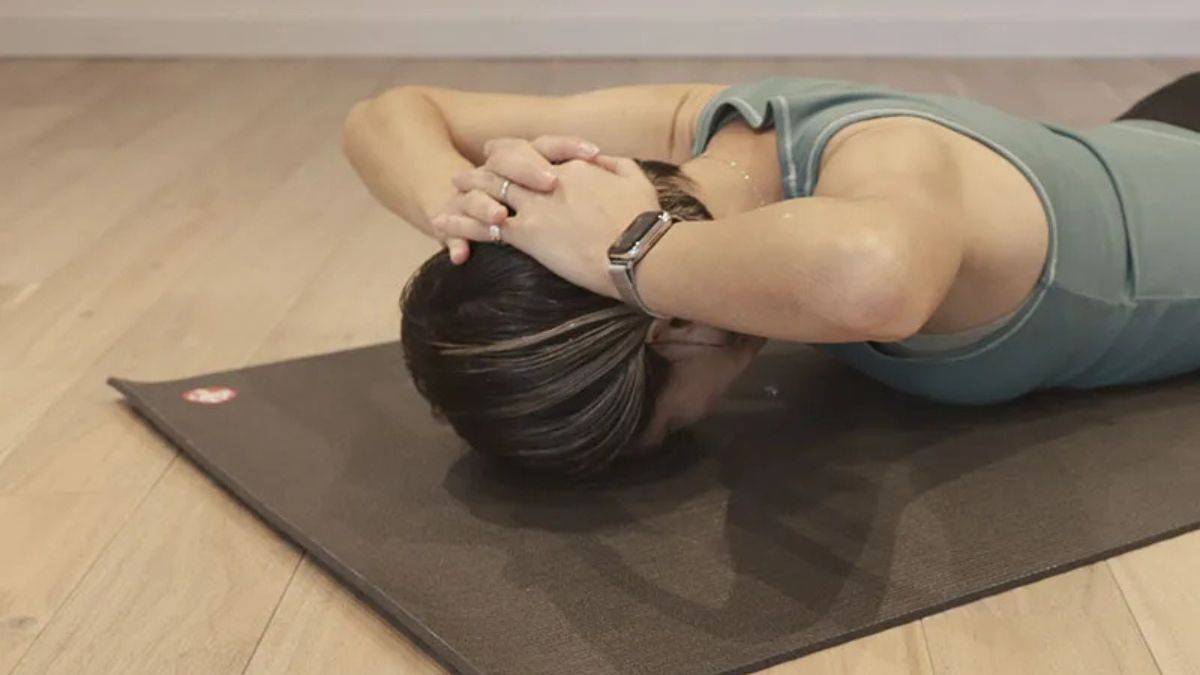 【冬の細見え対策】首ほっそり・肩まわりスッキリ！あか抜けシルエットがかなう「うつ伏せ１分エクサ」