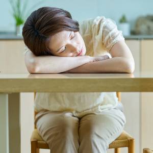 更年期のせいじゃない？もしかして“甲状腺のトラブル”かも。医師が教える、見逃さないためのヒント