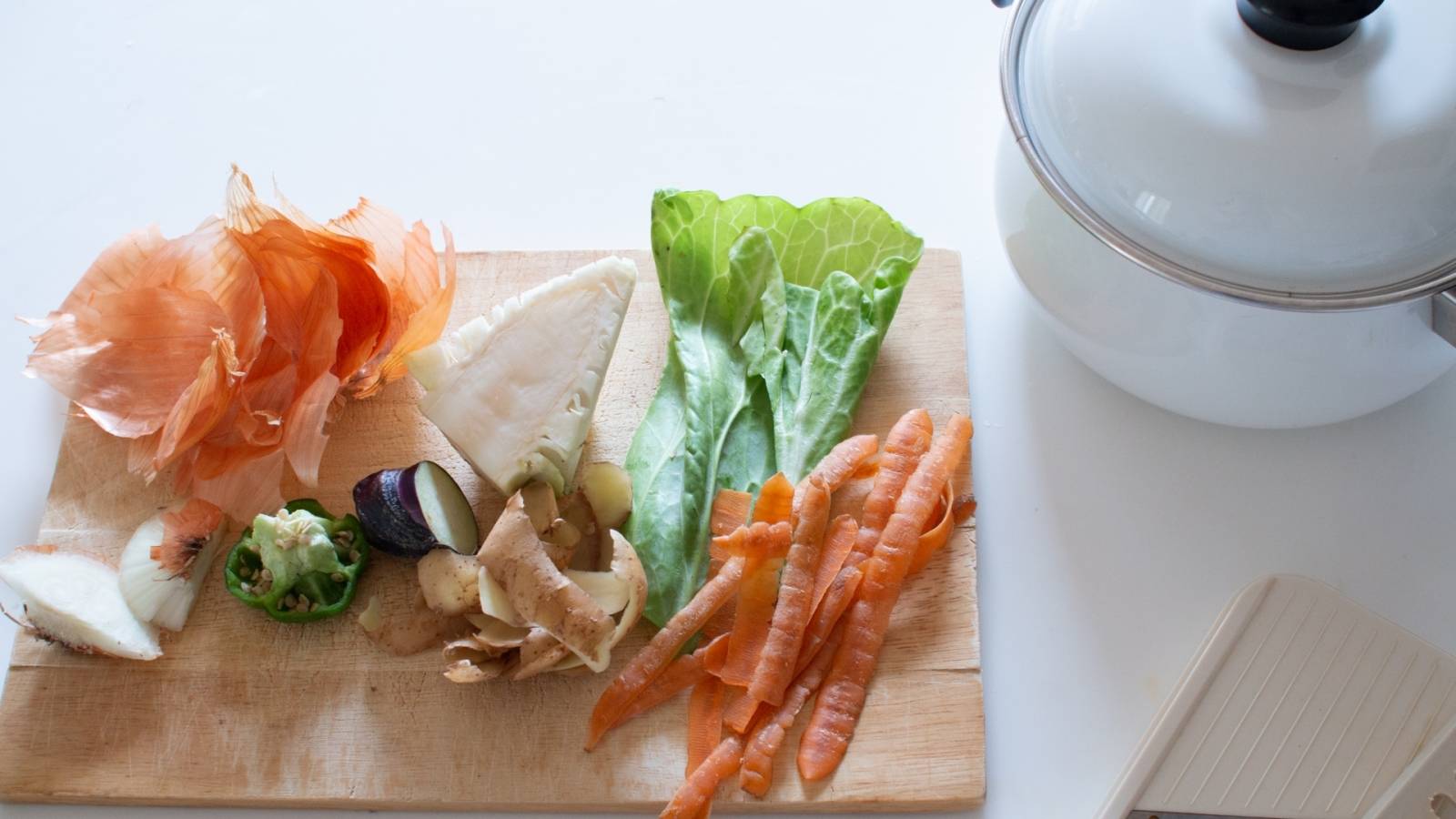 野菜の皮には“うま味と栄養”が詰まってる！3つの身近な野菜の皮ごと活用術｜管理栄養士