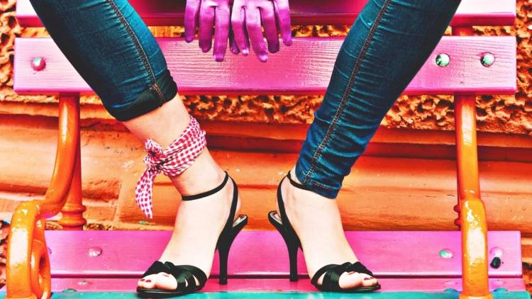 ガニ股&太ももの張りが気になる人必見！ボールを使った簡単足裏ストレッチ