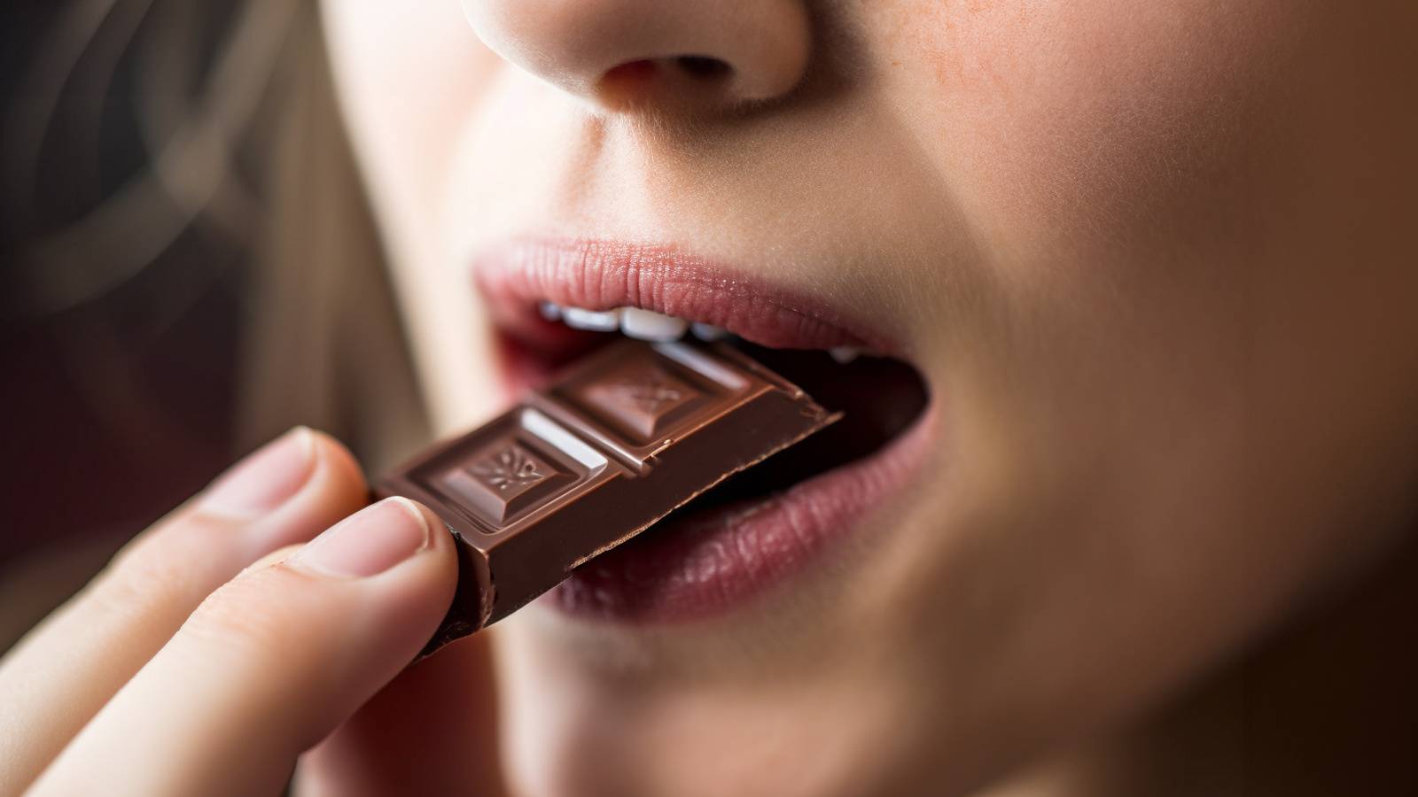 チョコに嬉しい効果｜ダークチョコを1時間前に食べるだけで記憶力向上！─日本の最新研究で明らかに