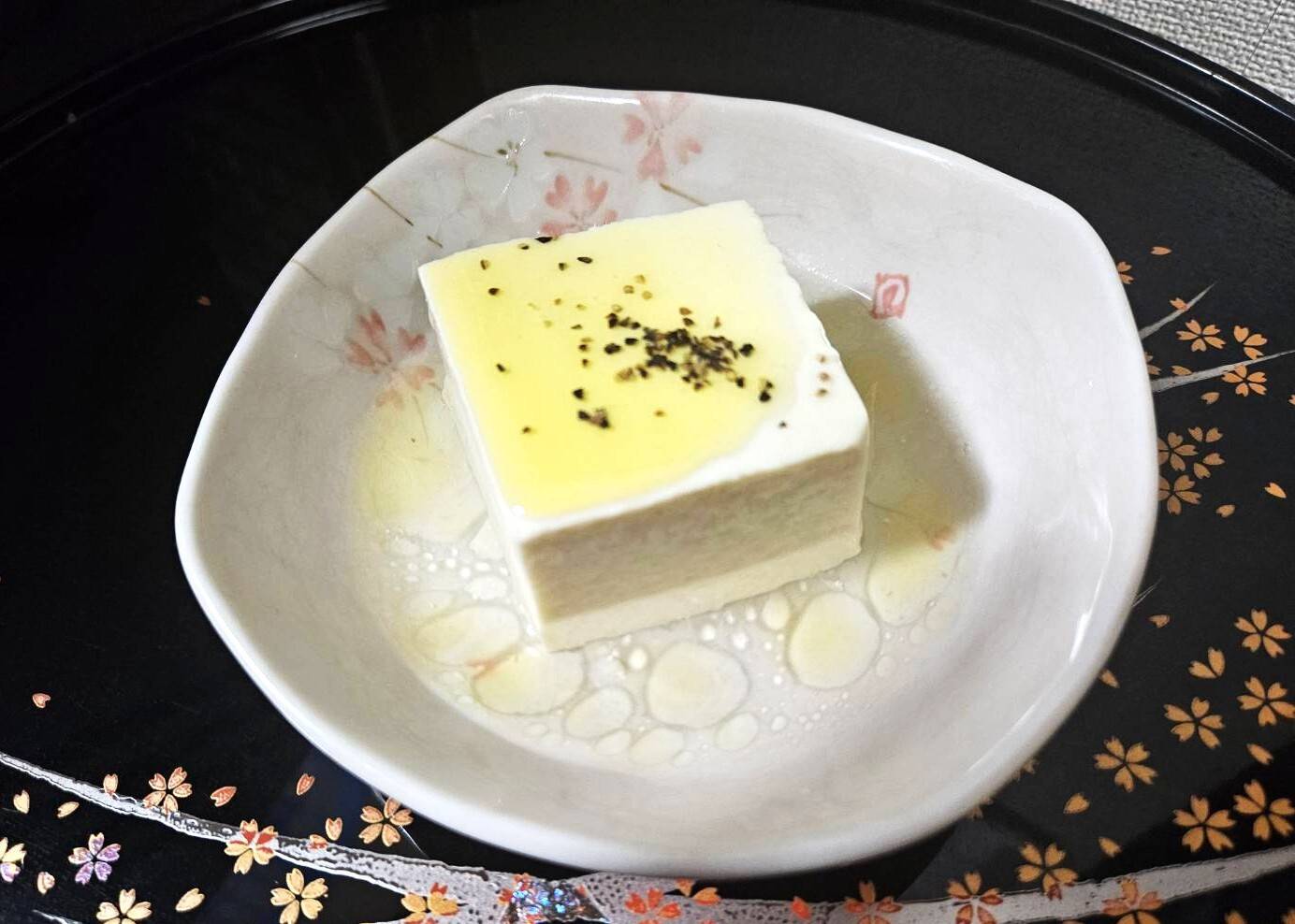 豆腐とオリーブ油と胡椒