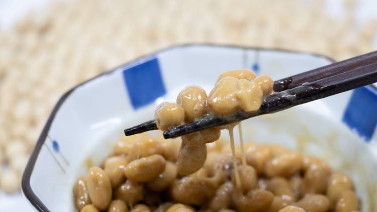 夜に食べると効果倍増!痩せ腸をつくる「納豆」の食べ方とはどんなもの?管理栄養士が解説