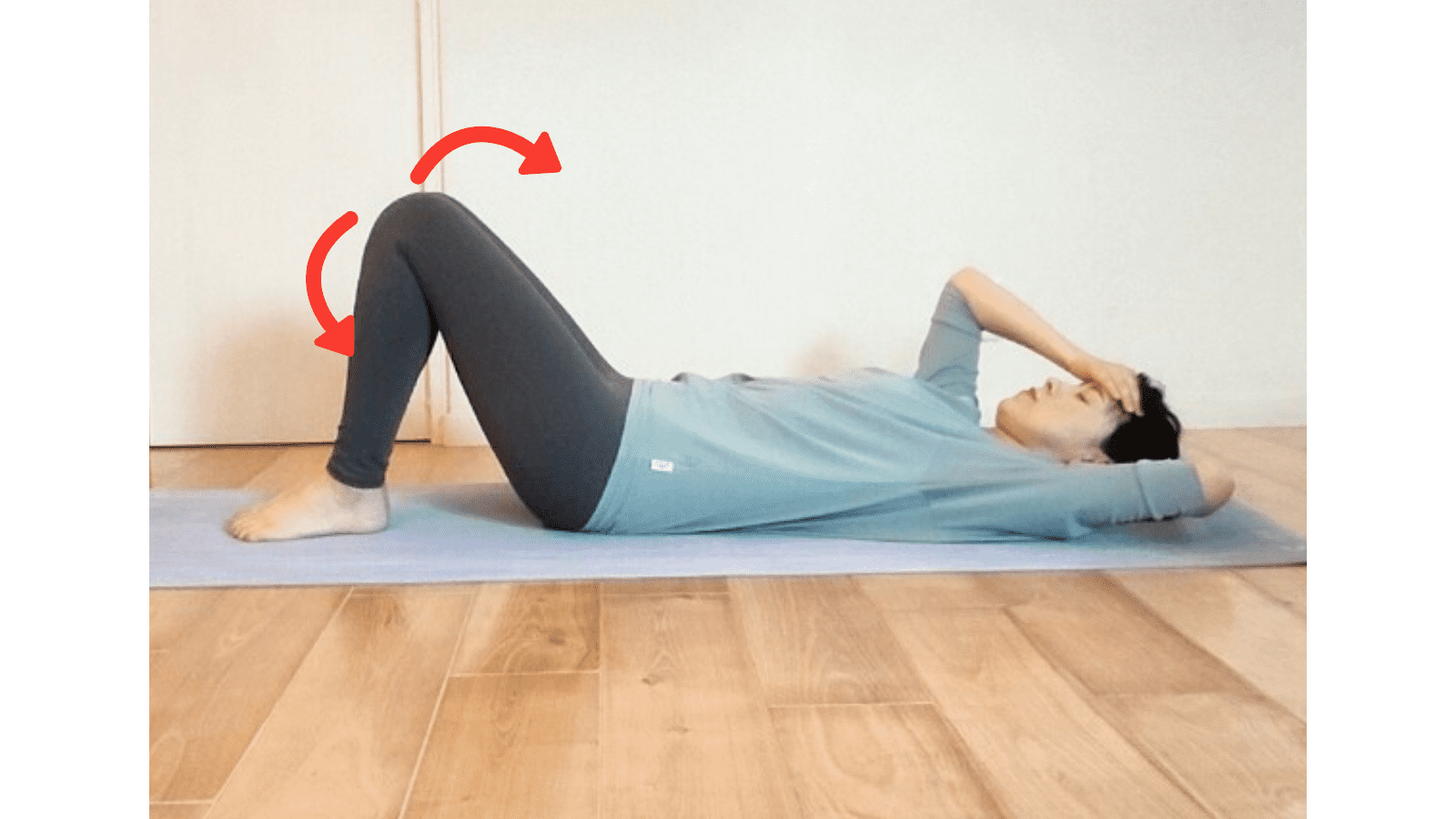 前屈を深める頭皮ほぐし