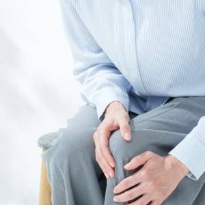 膝が伸びないのは“老化の初期サイン”？40代から急増する“膝の硬さ”を一気にほぐすストレッチ