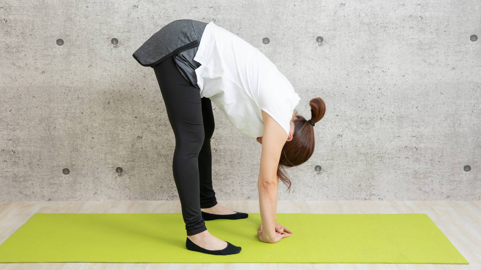 【前屈を深めたい人は試して】自分本来の股関節の可動域で動けるようになるシンプルな思考術