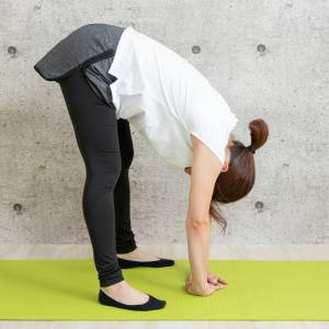 【前屈を深めたい人は試して】自分本来の股関節の可動域で動けるようになるシンプルな思考術