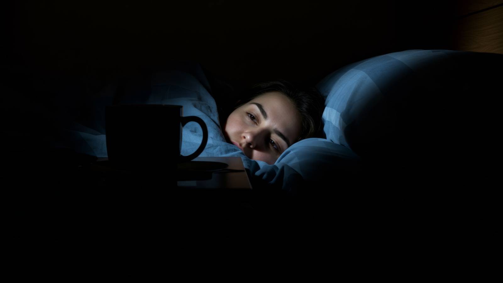  40代女性に急増する睡眠障害の正体｜更年期と自律神経の乱れを医師が解説 