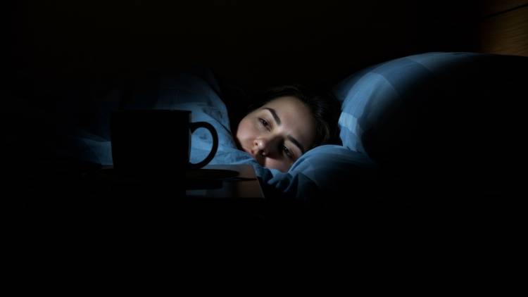 40代女性に急増する睡眠障害の正体｜更年期と自律神経の乱れを医師が解説