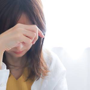 立っていられないほどの疲労感…女性に多い鉄欠乏性貧血の初期サイン