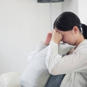 更年期で自己免疫疾患が増える？関節痛・乾燥・倦怠感の意外な原因とは｜医師が解説