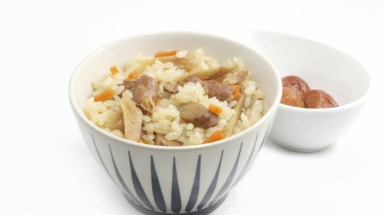 【夕食が一気にラクになる】具材と調味料を工夫するだけ!“タイパ×栄養満点”炊き込みごはんのコツ|管理栄養士が提案