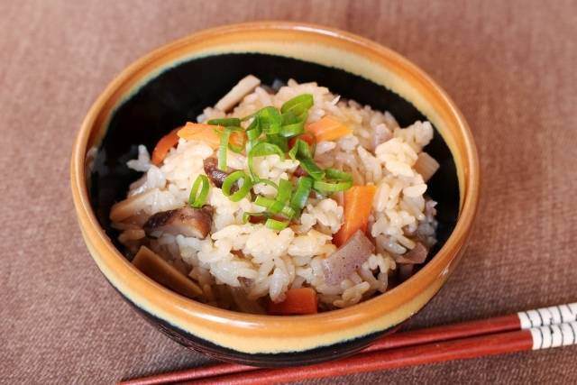 炊き込みごはんのイメージ