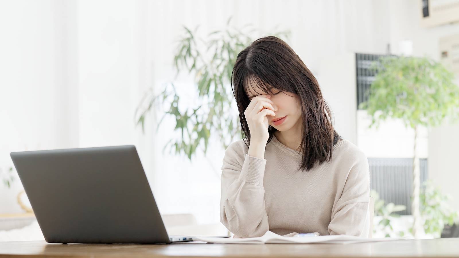 乾く季節に気になる、目や骨盤底筋群などの粘膜乾燥｜大人の女性に必要な〈内側と外側から潤いを与える知恵〉