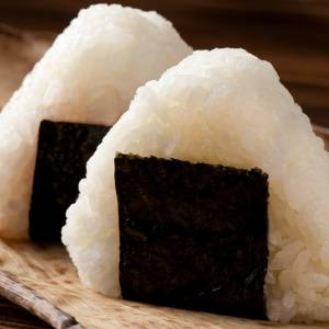 骨を強くする！朝、おにぎりと組み合わせると良い食材とは？｜管理栄養士が解説