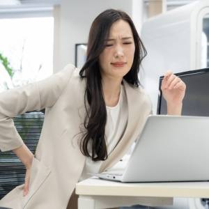 【痛くなる前の早めの腰痛対策】デスクワークで長時間座ることが多い人向け!骨盤まわりをゆるめるエクサ