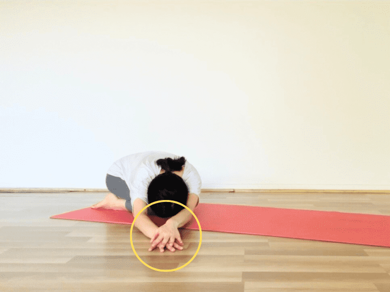 チャイルドポーズ