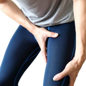 前屈しづらい・膝が伸びにくい人は太もも裏が硬い？もも裏全体・深部までほぐれて脚が軽くなる「ハーフハヌマーン」