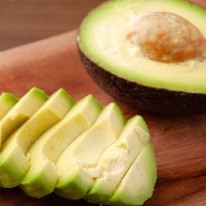 知らずにたくさん食べていない？アボカドを食べない方がいい人の特徴とは｜管理栄養士が解説