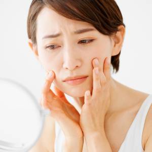 【ほうれい線が深くなる原因】若返り効果あり！頬骨筋をほぐしてたるみを一気に引き上げる「うおうおエクサ」