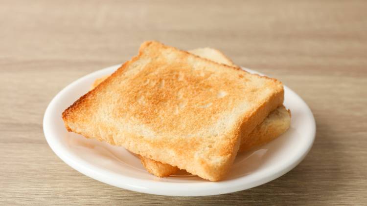 疲労感・集中力の低下を防ぐ!朝、トーストと組み合わせると良い食材とは?管理栄養士が解説