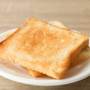 疲労感・集中力の低下を防ぐ!朝、トーストと組み合わせると良い食材とは?管理栄養士が解説