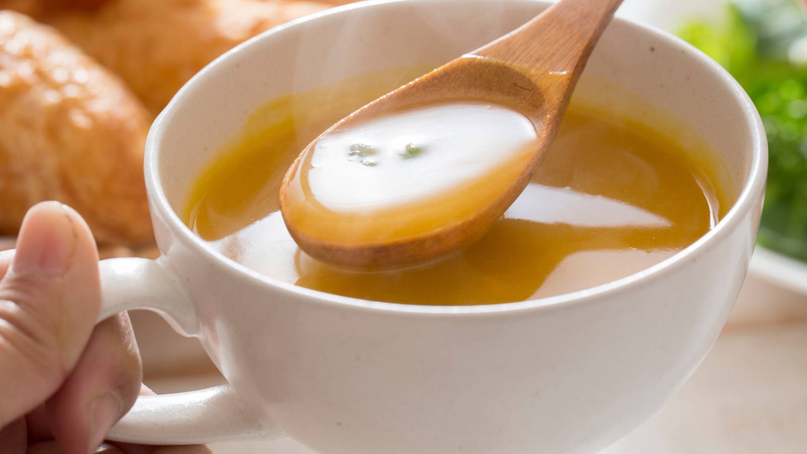 鉄不足を防ぐ！朝、スープに入れると良い食材とは？｜管理栄養士が解説