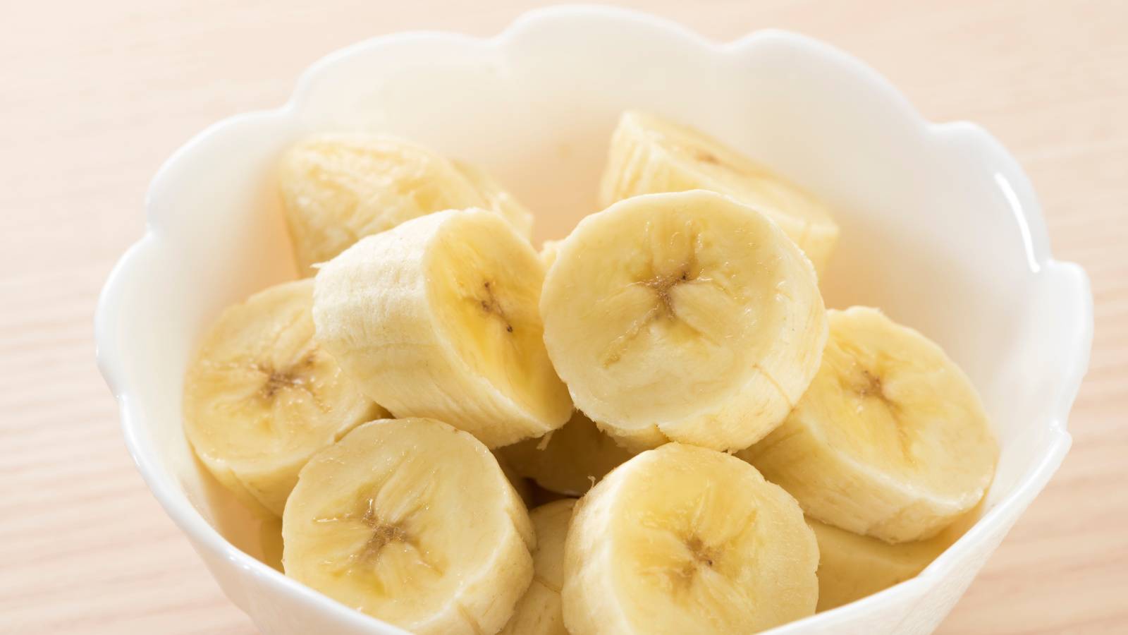 鉄分不足を防ぐ！おやつのバナナに、ちょい足しすると良い食材とは？管理栄養士が解説