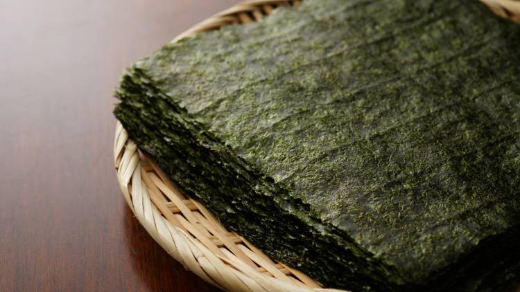 1枚添えるだけ!ミネラルと食物繊維がたっぷり・抗酸化成分でアンチエイジング「焼きのり」が老化ケアに役立つ理由