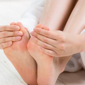 冷えやすい・体温が低いのは"太もも裏が硬い"から。血流を戻すハムストリング伸ばし