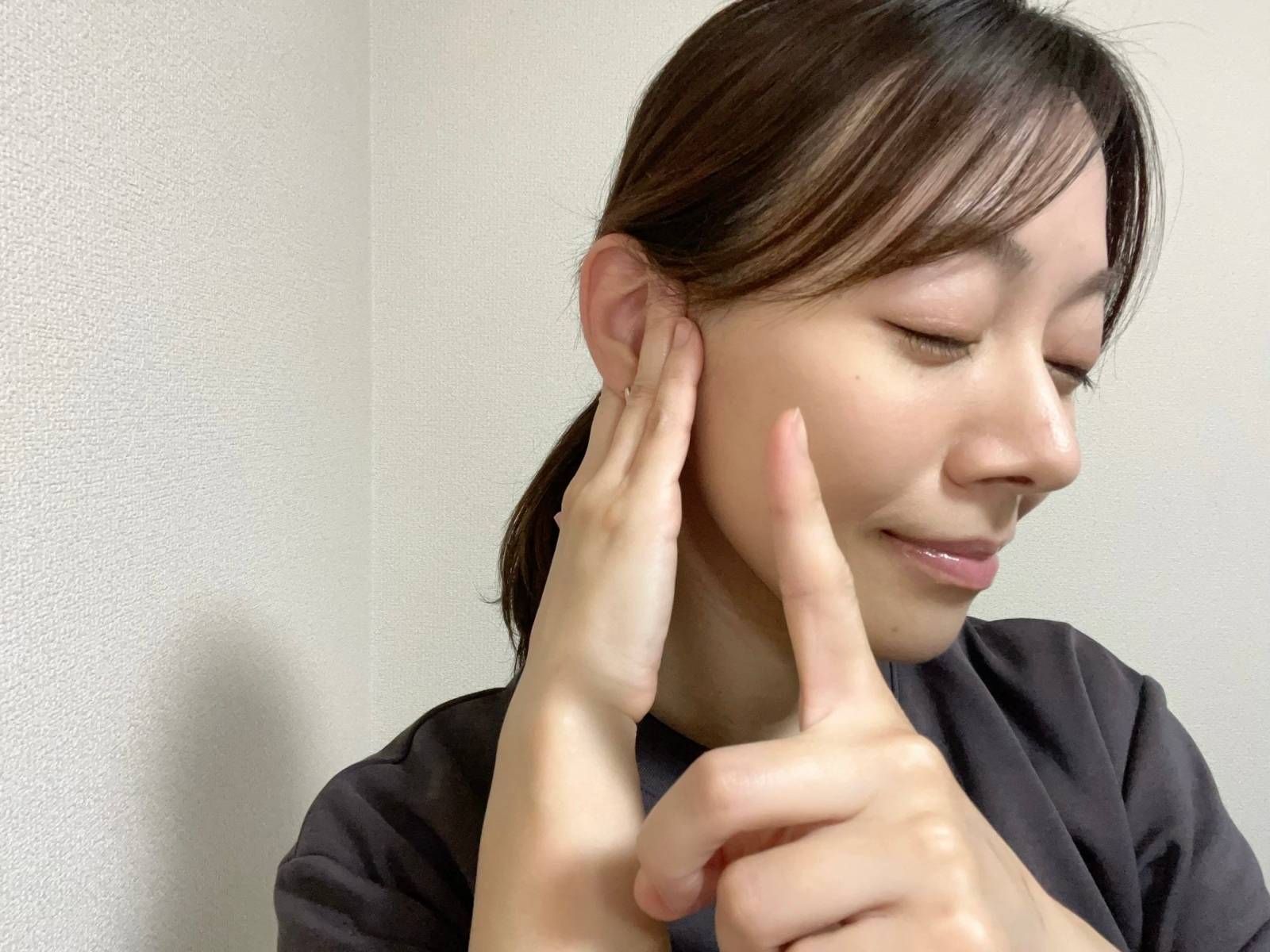 お疲れ顔対策「耳まわり」リンパマッサージ③